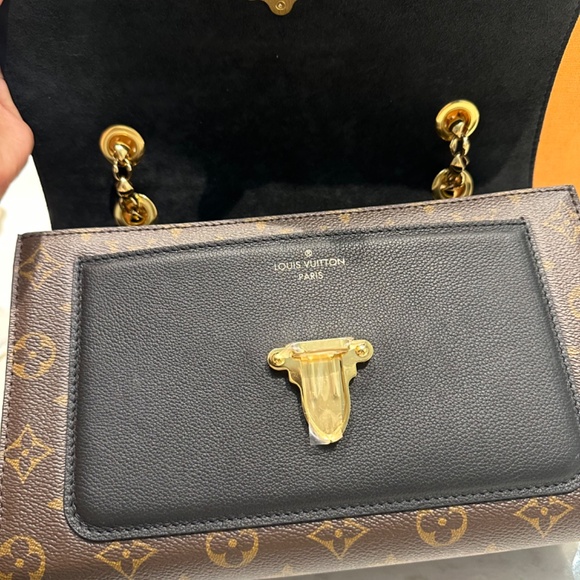 Authentic Louis Vuitton monogram Victoire black - Picture 5 of 8